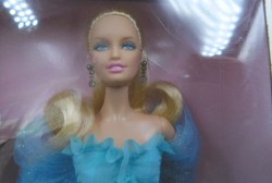 BARBIE 2007 BLUE TOP